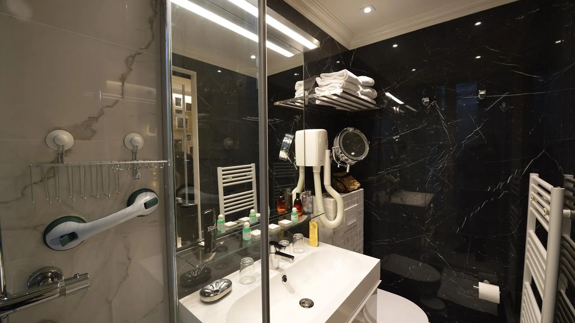 Apartment Voute Paris
